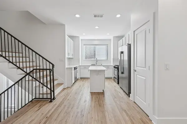 1511 Bluff Ridge Way, Dallas, TX 75206