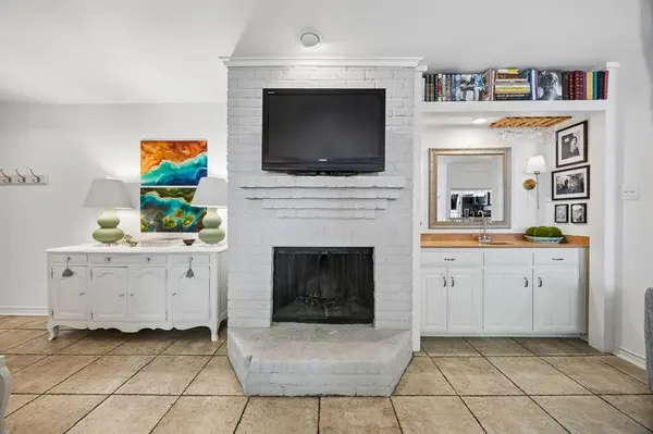 7640 W Greenway Boulevard #6E, Dallas, TX 75209