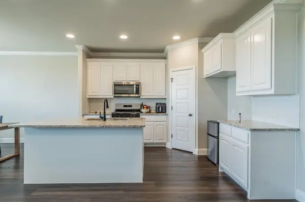 1057 Nighthawk Trail, Alvarado, TX 76009