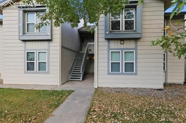 2245 Split Rock DR, Colorado Springs, CO 80919