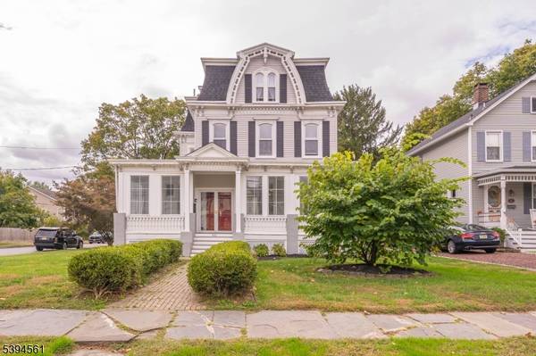 66 Leigh St, Clinton Town, NJ 08809