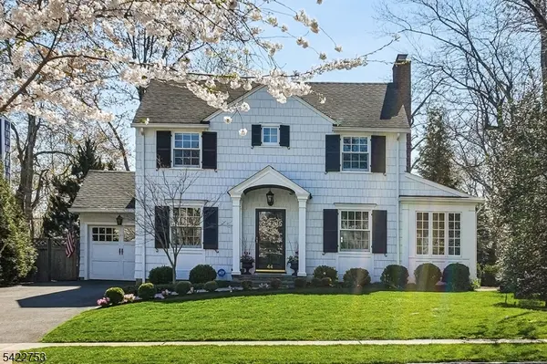 44 Canoe Brook Pkwy, Summit City, NJ 07901