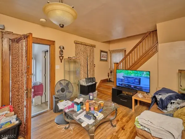 292 Crann St, Hillside Twp., NJ 07205