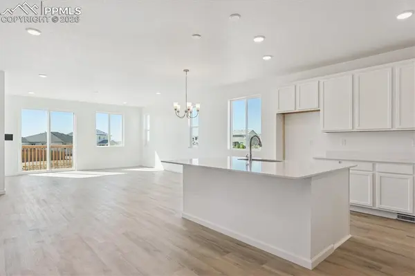 3302 Bella Notte DR, Pueblo, CO 81001