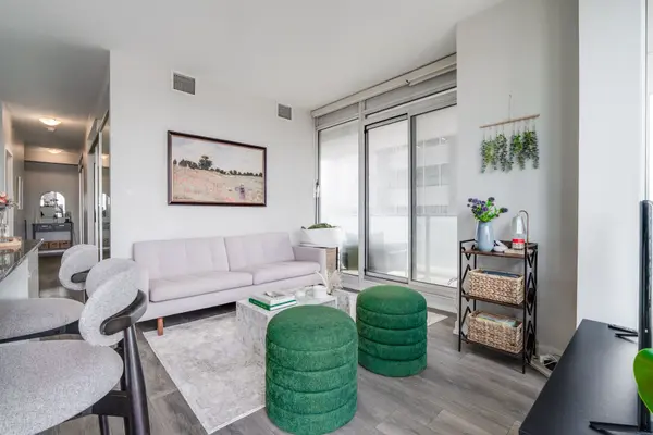 426 University AVE #2503, Toronto C01, ON M5G 1S9