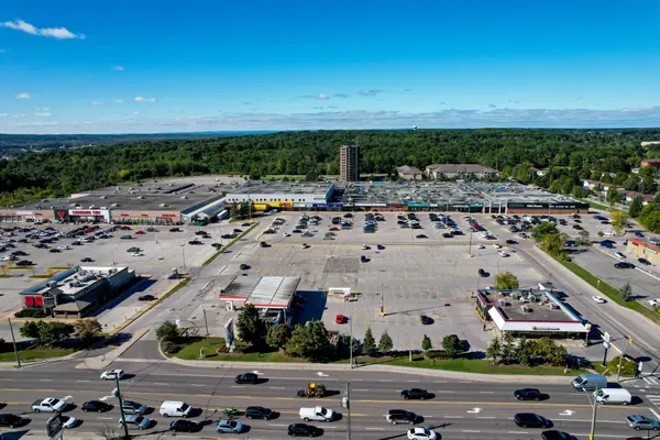 320 Bayfield ST, Barrie, ON L4M 3C1