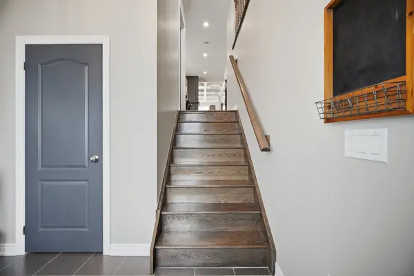 36 ARCADIA RD, Caledon, ON L7C 3W6