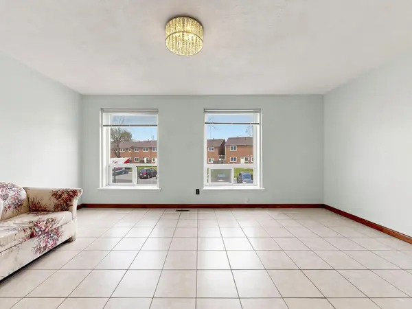1559 Albion RD ##33, Toronto W10, ON M9V 1B2