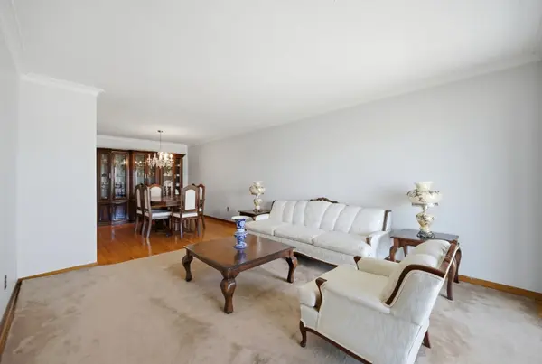 111 Shoreham DR, Toronto W05, ON M3N 1S8