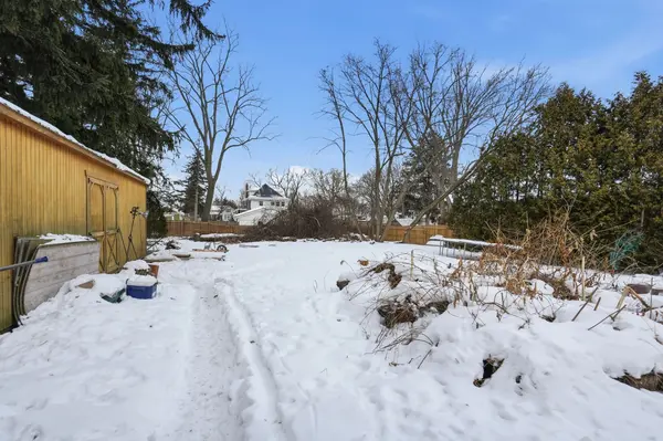51 Mountain AVE N, Hamilton, ON L8G 3N6