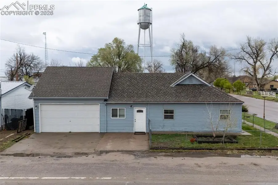 505 2nd AVE, Deer Trail, CO 80105