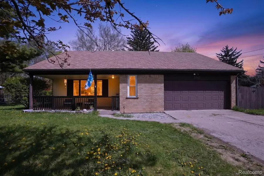 2141 E Hill RD, Grandblancchartertownship_genesee, MI 48439