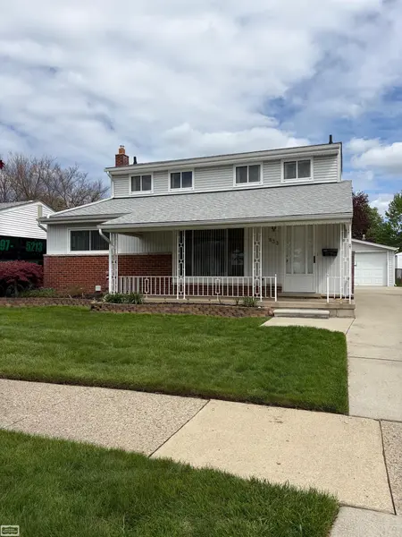 833 Bernie LN, Madison Heights, MI 48071