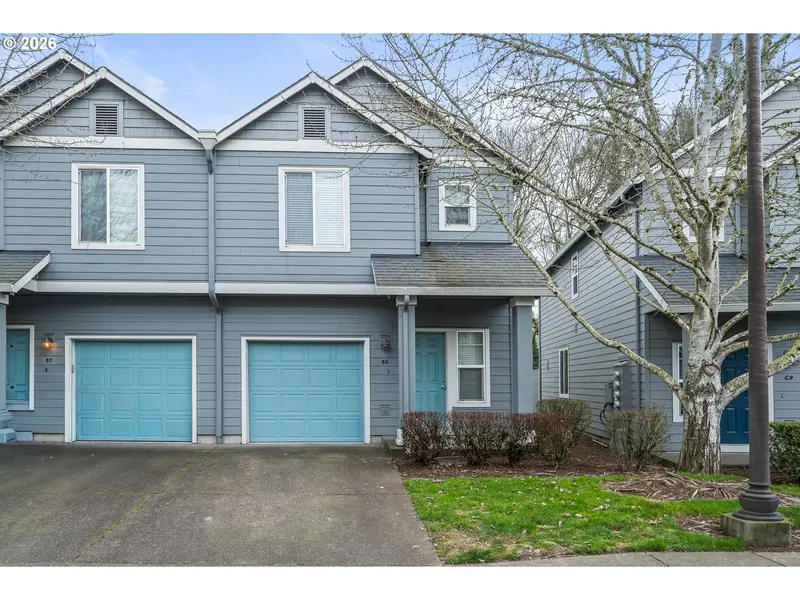 810 E 9TH ST #B8, Newberg, OR 97132
