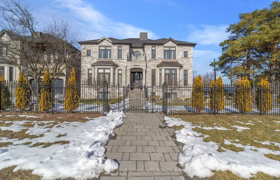 18 Parker AVE, Richmond Hill, ON L4E 2W5