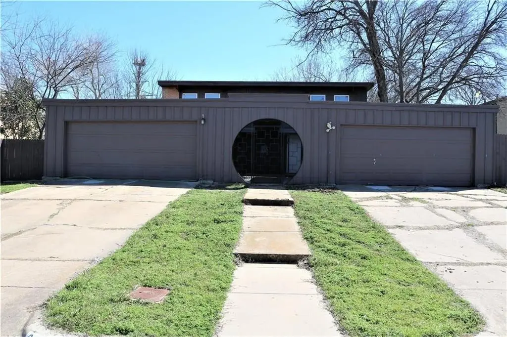 6319 Walraven Circle, Fort Worth, TX 76133