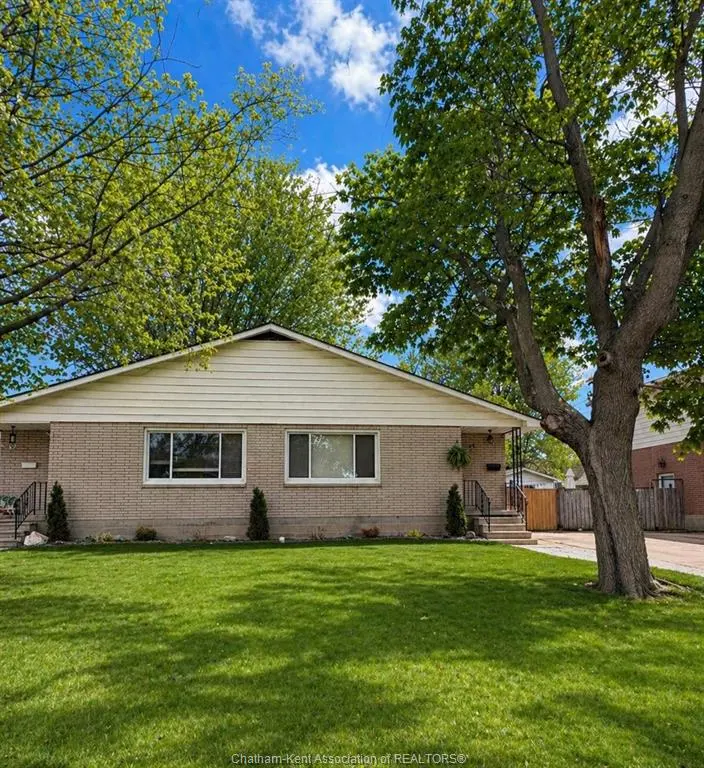 24 Sussex Street, Chatham, ON N7L 1L8