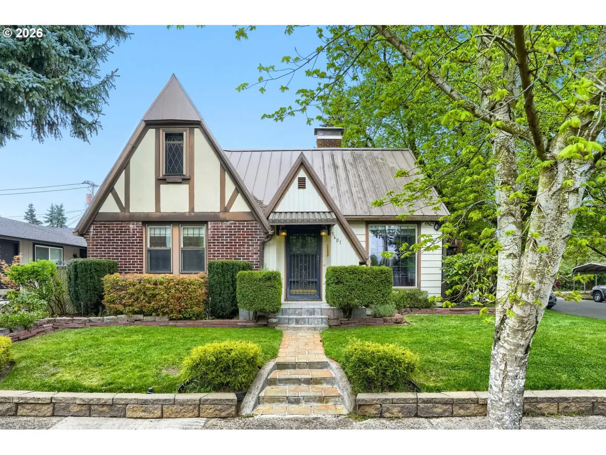 3601 F ST, Vancouver, WA 98663