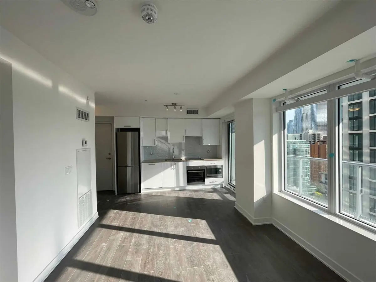 99 Broadway AVE #1710 Nt, Toronto C10, ON M4P 1V2