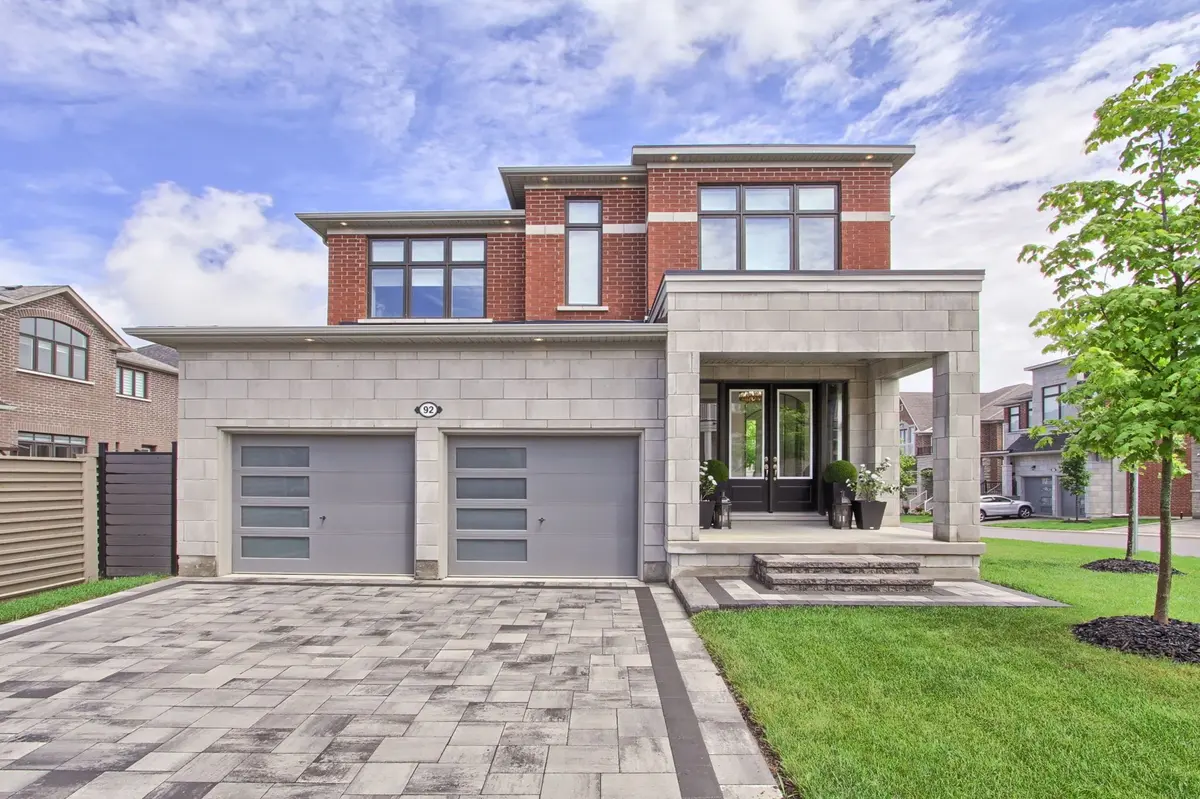 92 Maple Fields CIR, Aurora, ON L4G 0P5