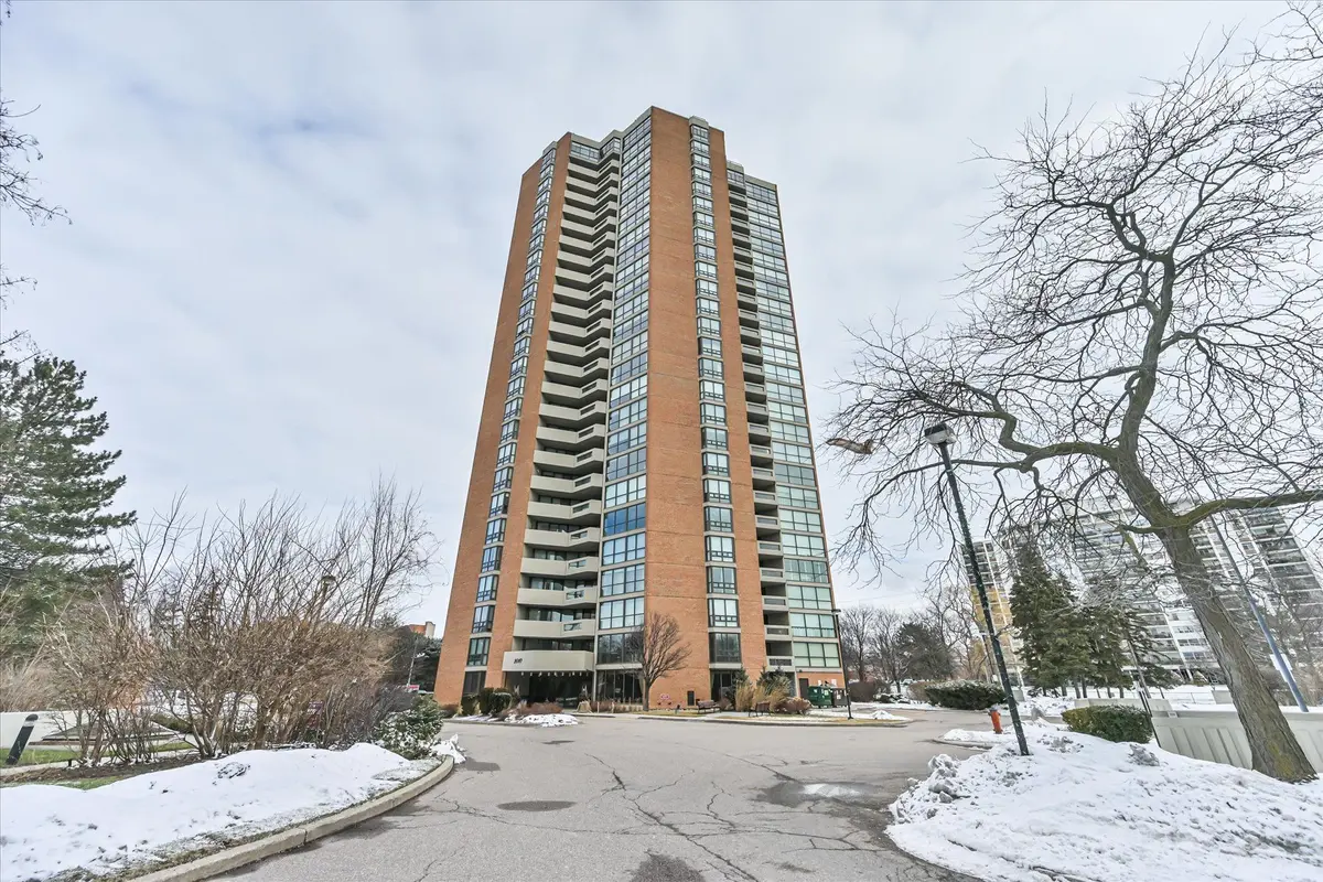 2010 Islington AVE #PH03, Toronto W09, ON M9P 3S8