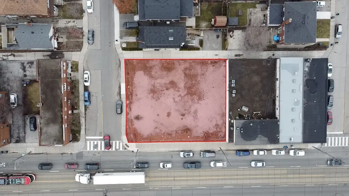 3142 Lake Shore BLVD W, Toronto W06, ON M8V 1L4