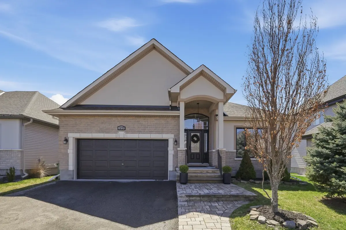 129 Abbey CRES, Russell, ON K4R 1A1