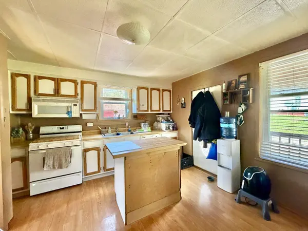 16 Van Street, Savanna, IL 61074