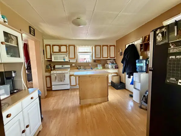 16 Van Street, Savanna, IL 61074
