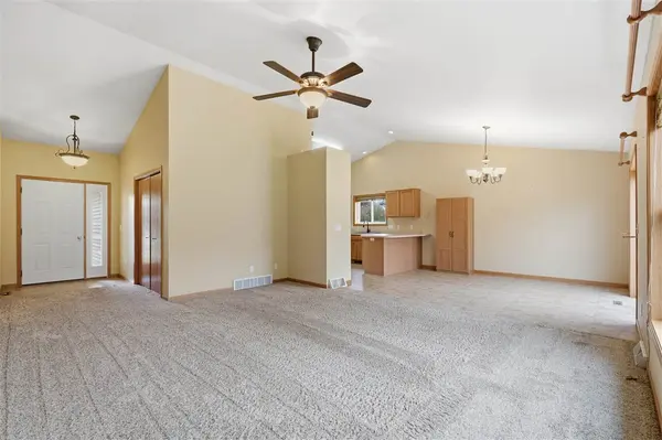 604 Redbird Run, Tiffin, IA 52340