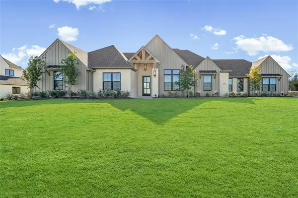 2136 Cotton Tail Way,  Cresson,  TX 76035