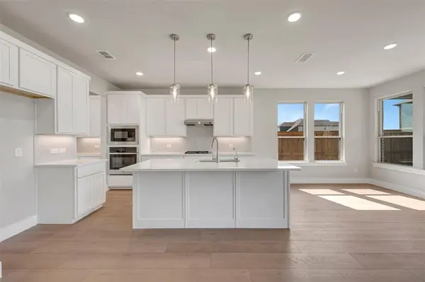 5333 Hybern Avenue, Aubrey, TX 76227