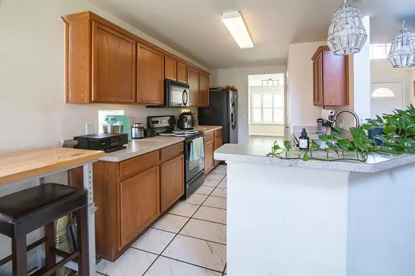 8516 Silverbell Lane, Fort Worth, TX 76140