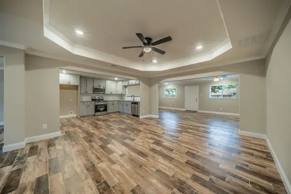 1813 Tompkins Drive, Grand Prairie, TX 75051