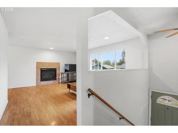 2400 SE HAYWARD WAY, Milwaukie, OR 97267