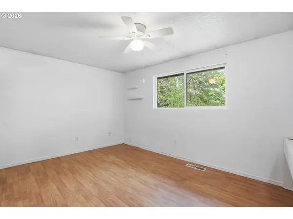 2400 SE HAYWARD WAY, Milwaukie, OR 97267