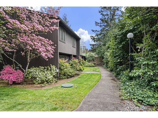 150 WESTBROOK WAY, Eugene, OR 97405