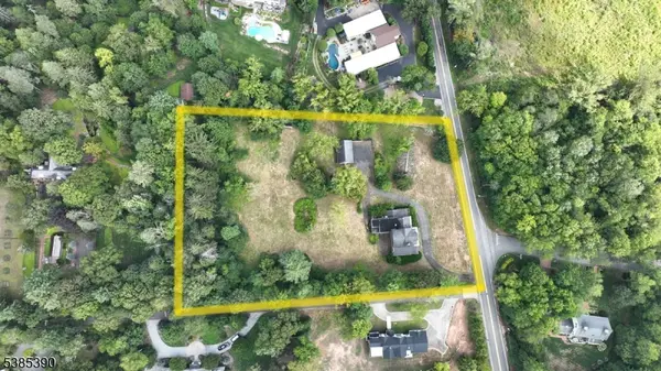 235 Wearimus Rd, Hohokus Boro, NJ 07423