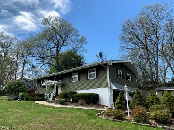 68 Marcia Rd,  Ringwood Boro,  NJ 07456