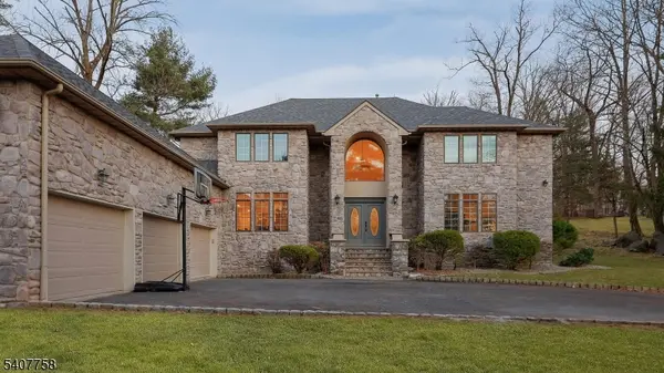 140 Parlin Ln, Watchung Boro, NJ 07069