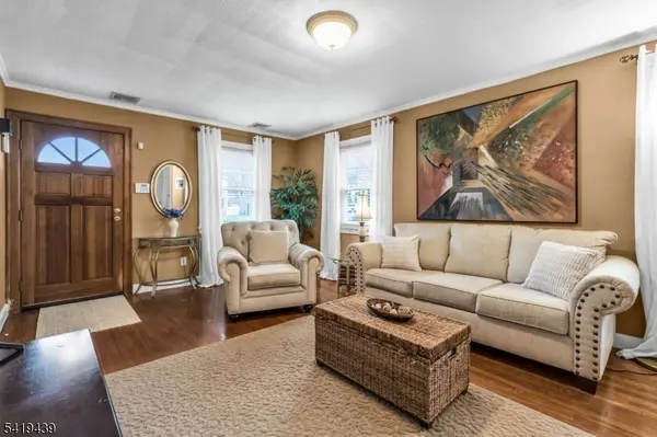 40 Highfield Ln, Nutley Twp., NJ 07110