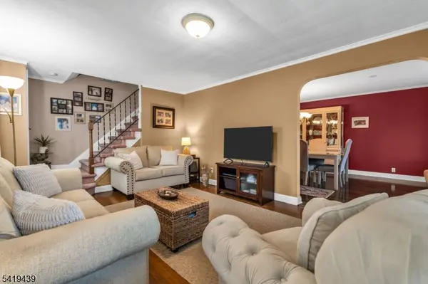 40 Highfield Ln, Nutley Twp., NJ 07110
