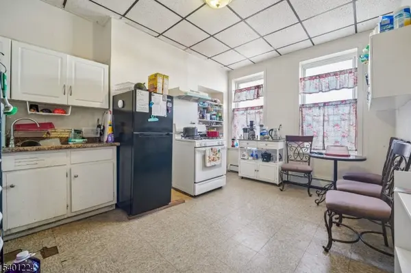 89 Market St, Paterson City, NJ 07505