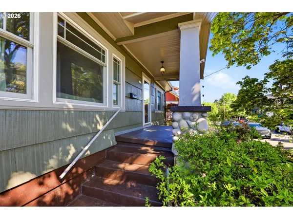 3737 SE 11TH AVE, Portland, OR 97202