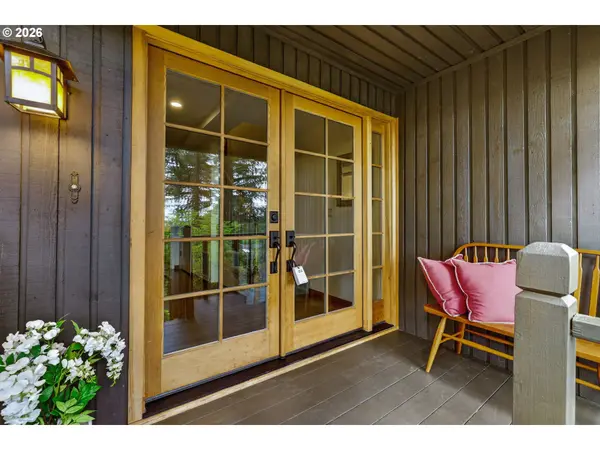 137 DEL PRADO ST, Lake Oswego, OR 97035
