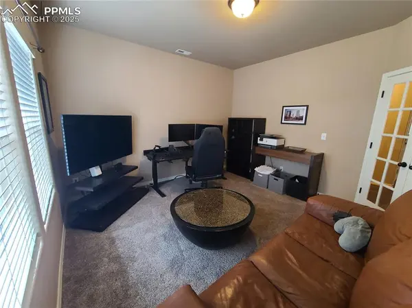 7060 New Meadow DR, Colorado Springs, CO 80923