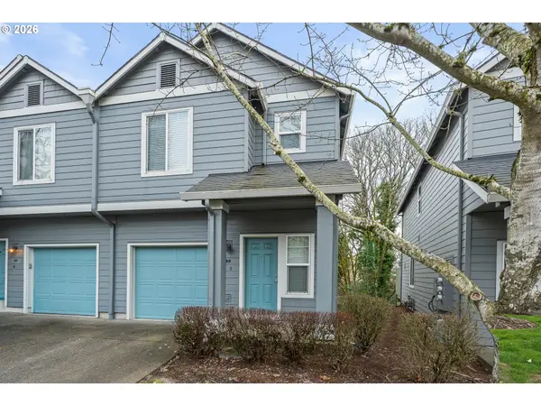 810 E 9TH ST #B8, Newberg, OR 97132