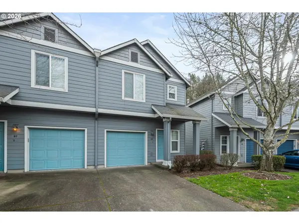 810 E 9TH ST #B8, Newberg, OR 97132