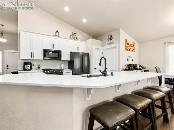 6043 Nash DR, Colorado Springs, CO 80925