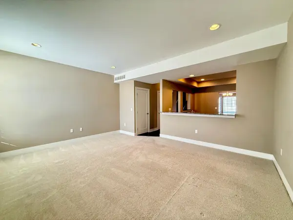 2564 W Towne ST, Ann Arbor, MI 48103